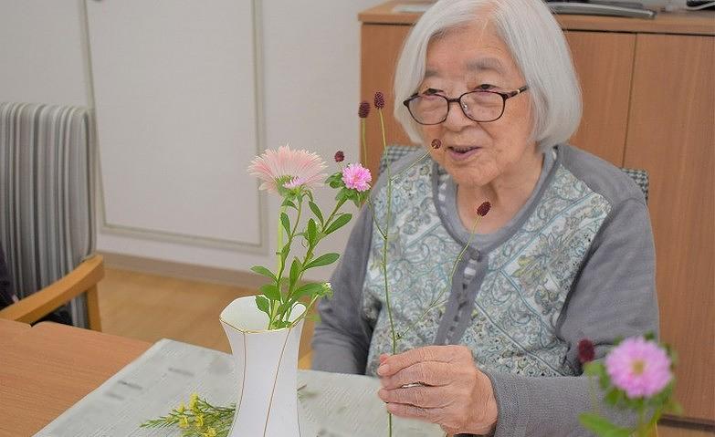 どう生けよう？あざやかなお花！