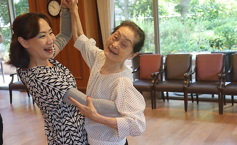 「リミテッド倶楽部」～社交ダンス倶楽部～