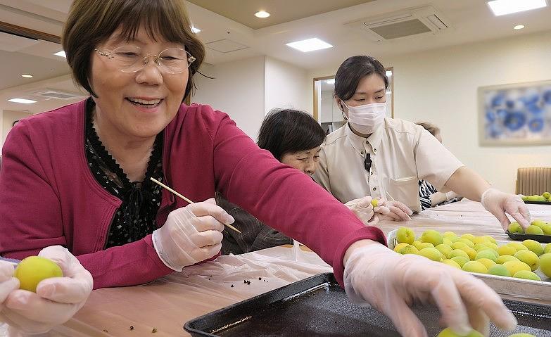 梅シロップ作りに挑戦