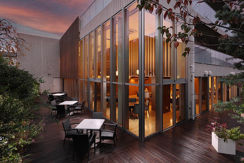 1F ウッドデッキ(夕景)