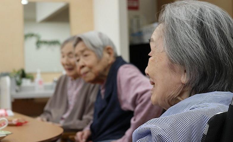 お仲間と笑顔で