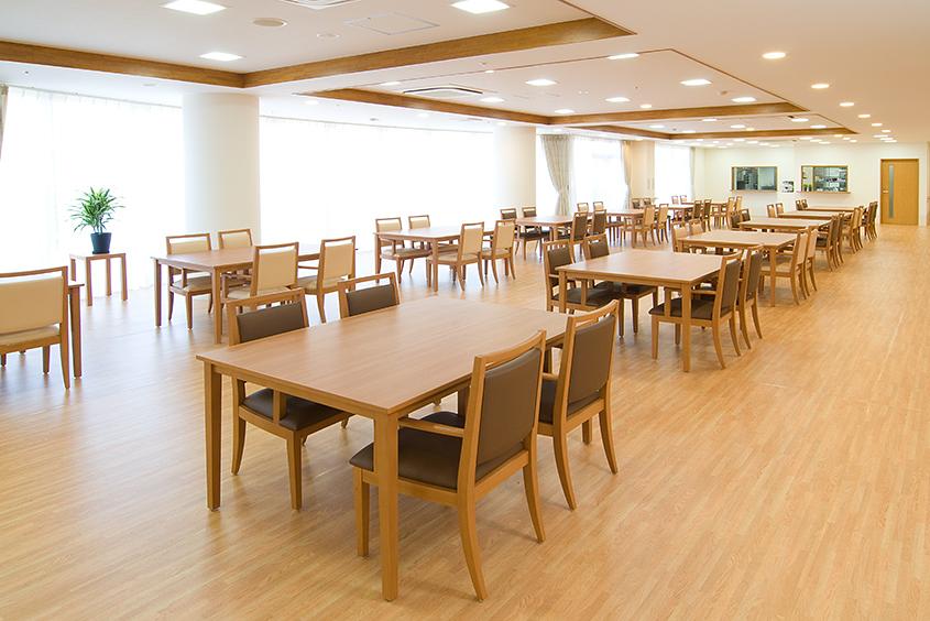 1F リビングルーム兼食堂兼機能訓練室