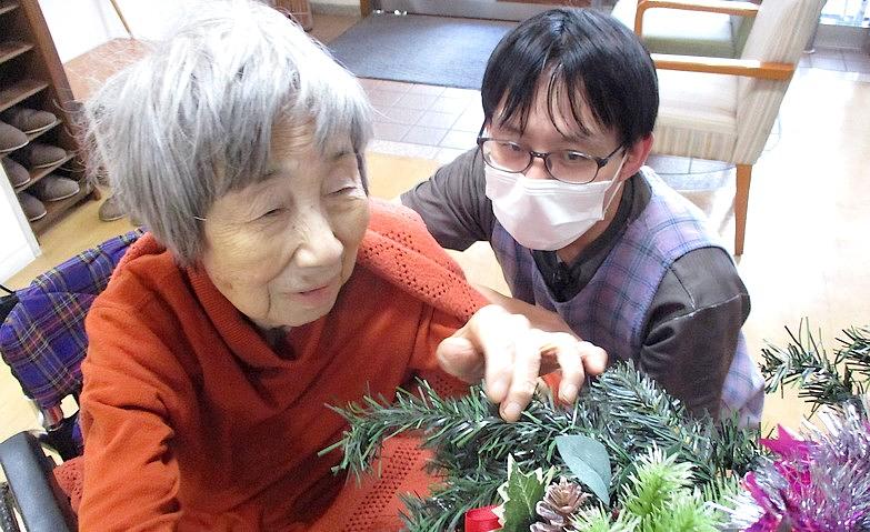 クリスマスの飾りつけをしました