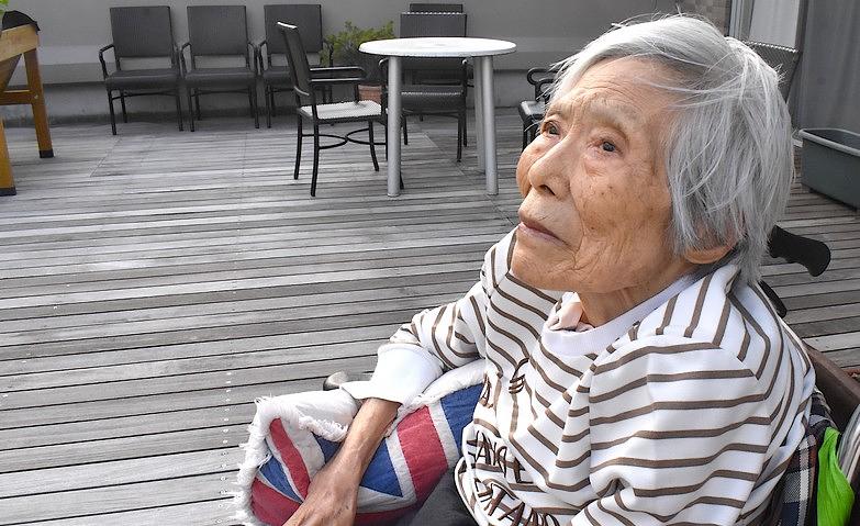 ウッドデッキでほっとひと息