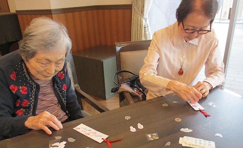 芸術の秋～しおり作り～