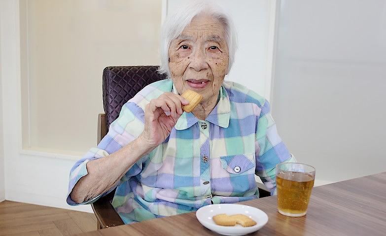 大好きなお菓子に舌鼓