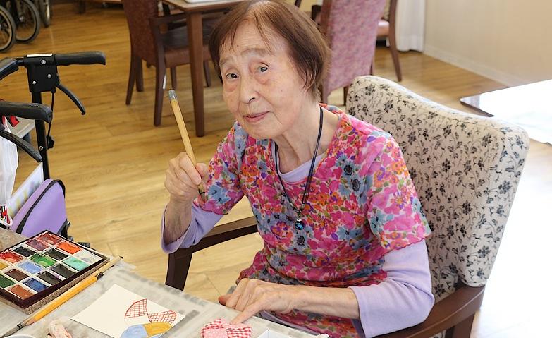 会話も広がる絵手紙教室