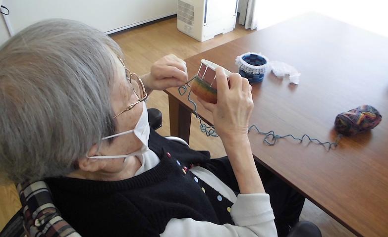 毛糸で小物入れ作り