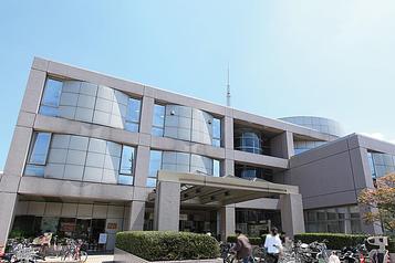 世田谷区立中央図書館