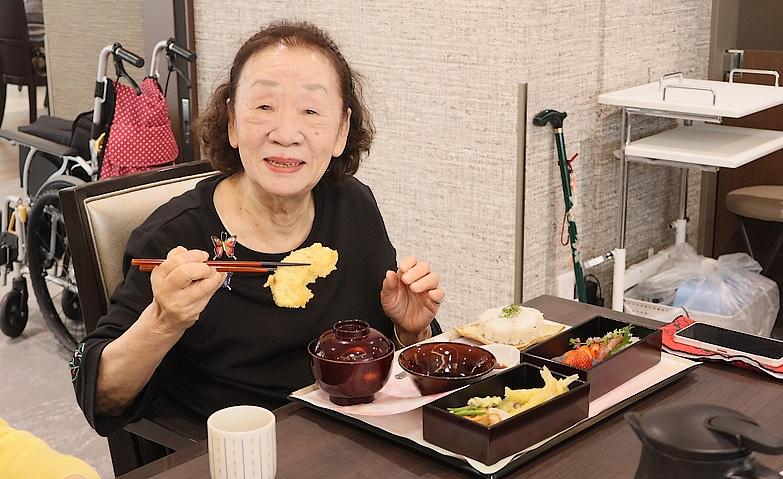 お花見弁当～笑顔とともに～