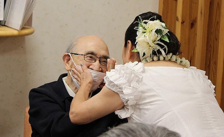 歌と笑顔が広がるフラダンス交流