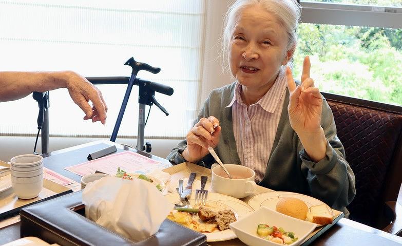 豪華なお食事に～厨房スタッフお任せメニュー～			