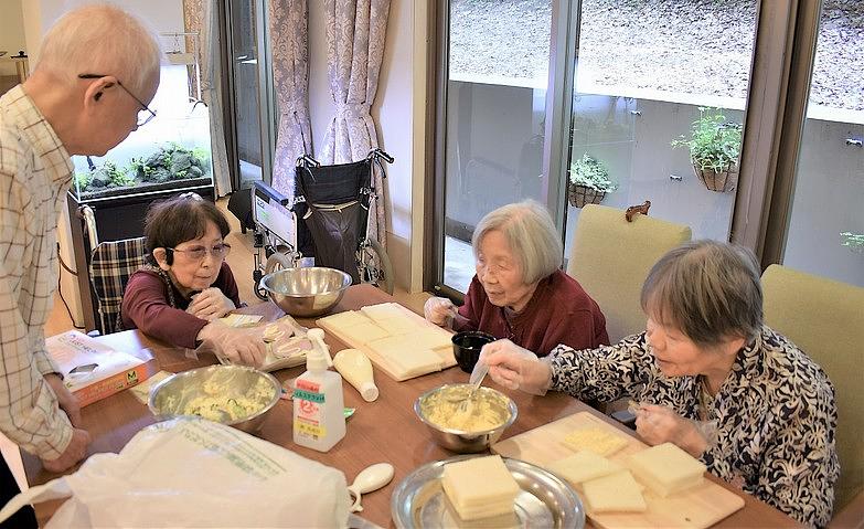 和気あいあいと！サンドイッチ作り			