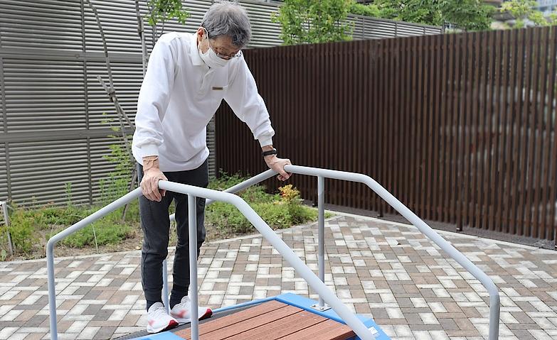 中庭での運動で気分もリフレッシュ