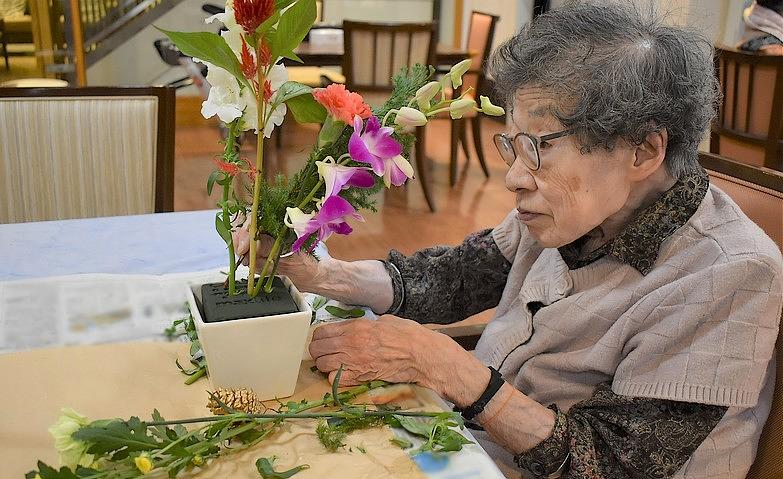 背筋を伸ばして			