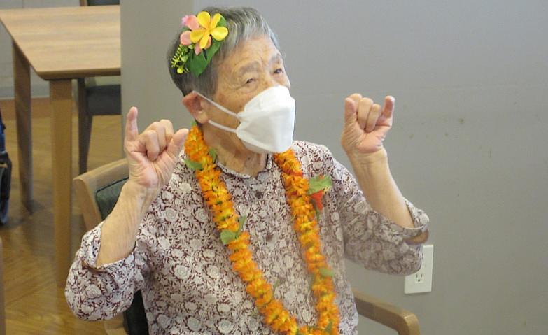 フラダンスでお身体を動かしましょう！