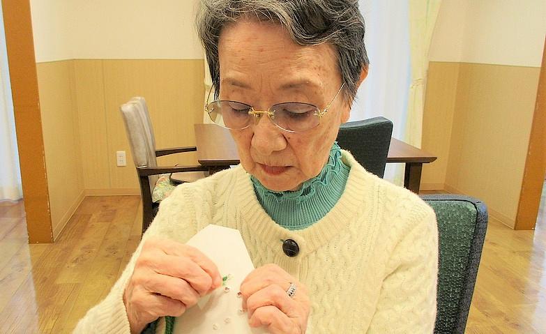 クリスマス会の飾りづくり