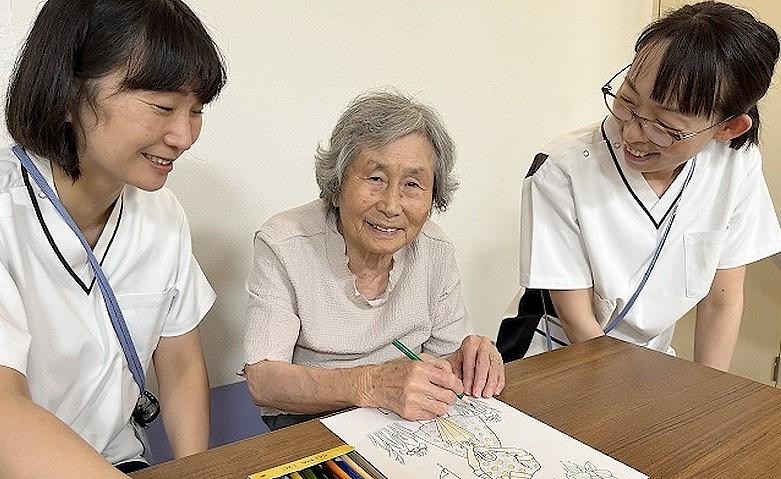 塗り絵にチャレンジ！			