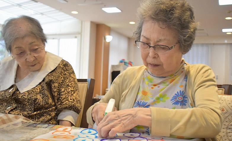 にじみ絵花作り～にじませ編～