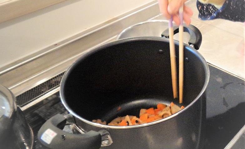 昼食のおかず作り