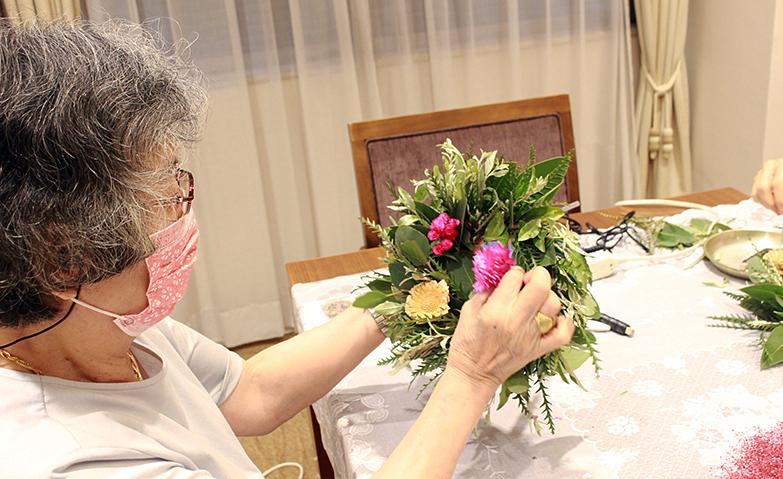ユーカリのリース作り			