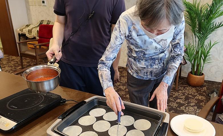 手作りトマトソースでピザパーティー			