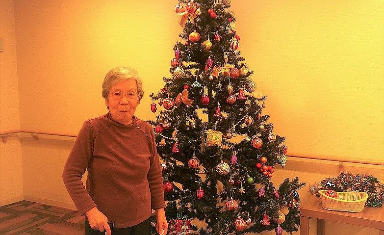クリスマスツリーの飾りつけ完成！