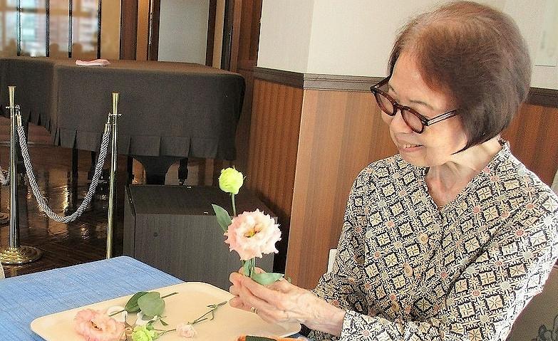 どのようなフラワーアレンジにしようかしら？～園芸アクティビティ～