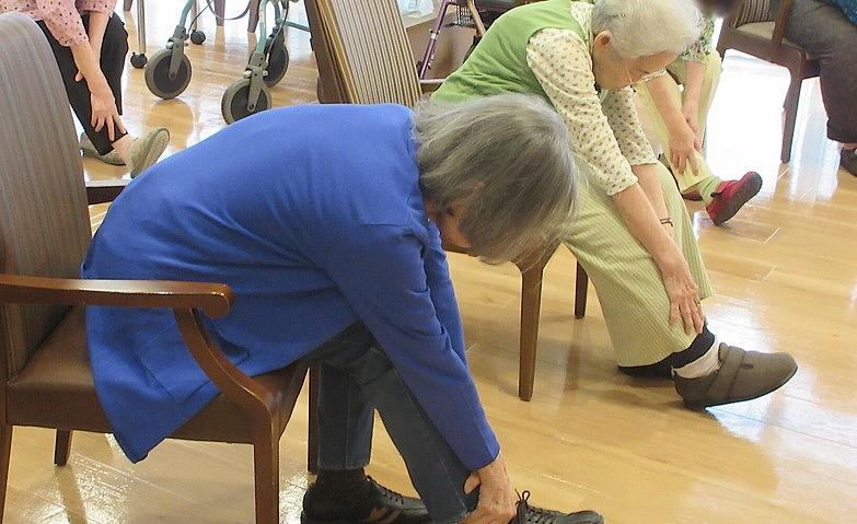 お身体を動かしましょう～柔軟体操～