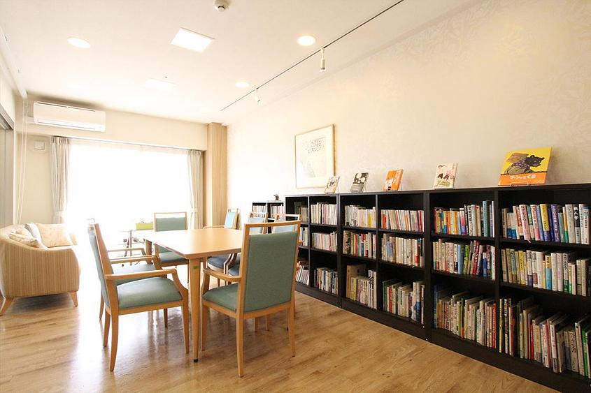 2F サブリビング・図書スペース