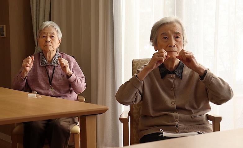 そのまなざしは、真剣そのもの