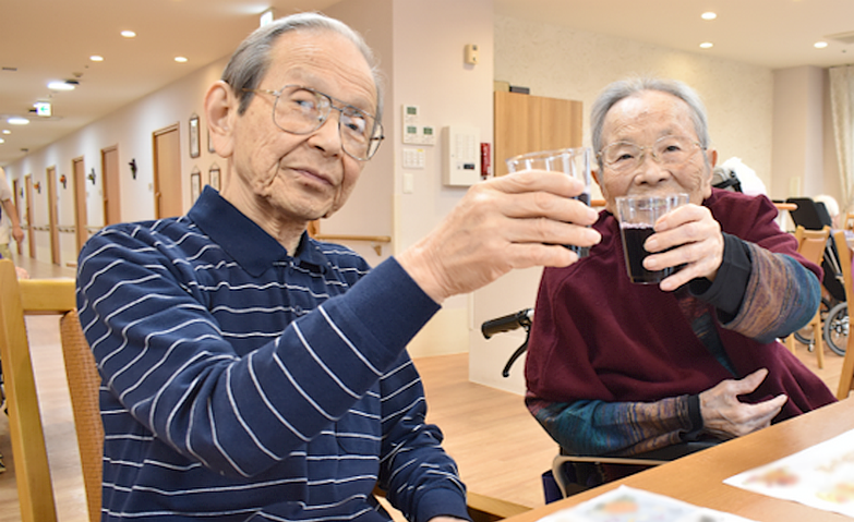 「まどか喫茶」で乾杯！		