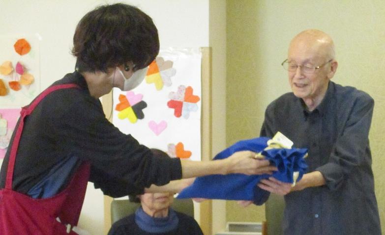 皆様でお祝い！お誕生日会