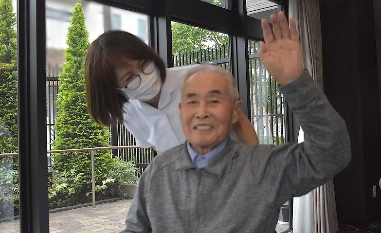 雨雲も吹き飛ぶ笑顔			