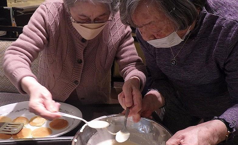 パンケーキ？それとも、どら焼き？