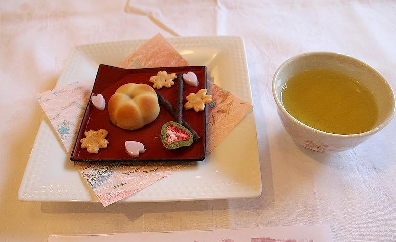 桜茶の集い～手作り白あん饅頭～