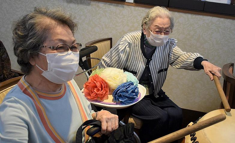 和太鼓を一緒に演奏