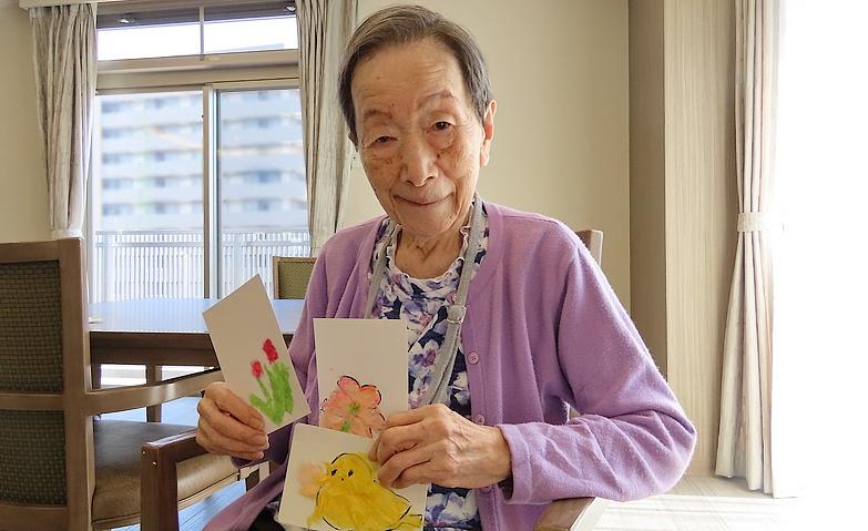 地域の皆様に向けて絵はがき作り