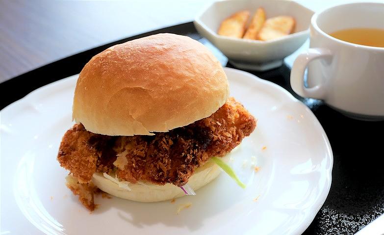 4月の「チキンバーガー」