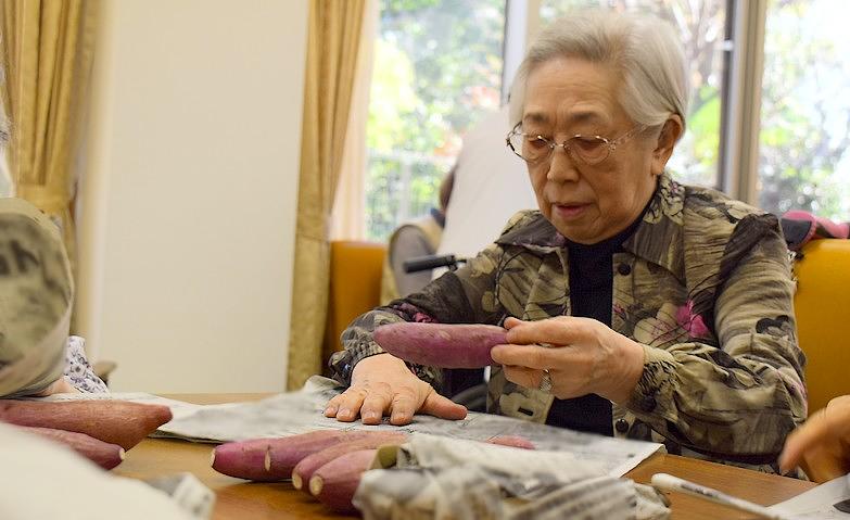 「焼き芋の会」アクティビティ	