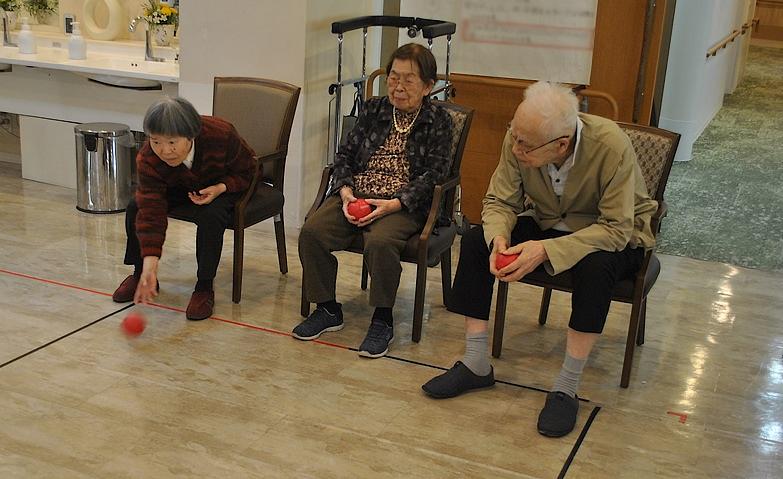 白熱のボッチャ大会！笑顔の真剣勝負！