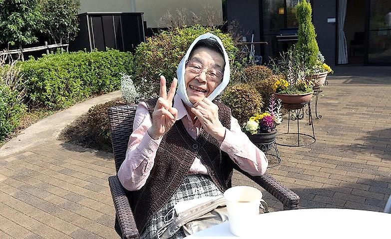 中庭でお茶会