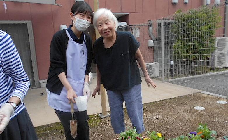 秋のお花の植え替え			