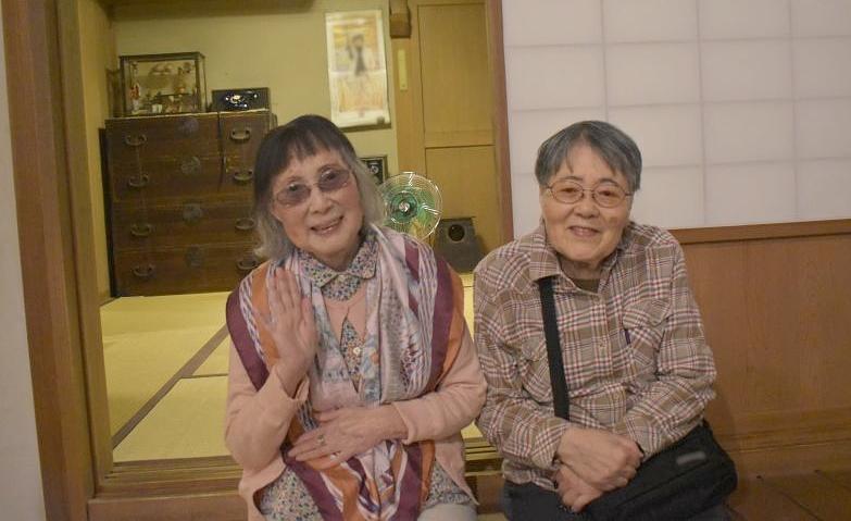 縁側でにっこり