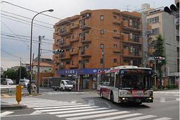 JR中央線の主要駅からバス便多数