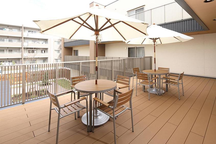 2F ウッドデッキ