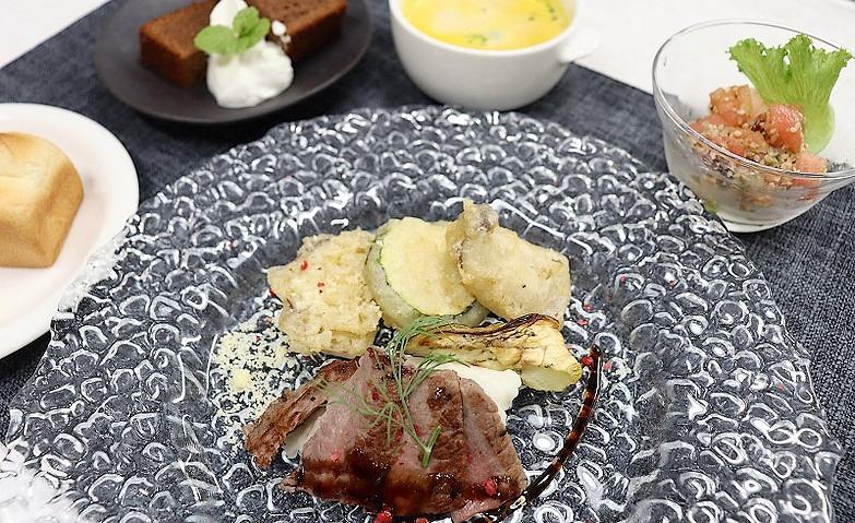 「イベント食」～和牛グリエ バルサミコソース 季節野菜ベニエ添え～