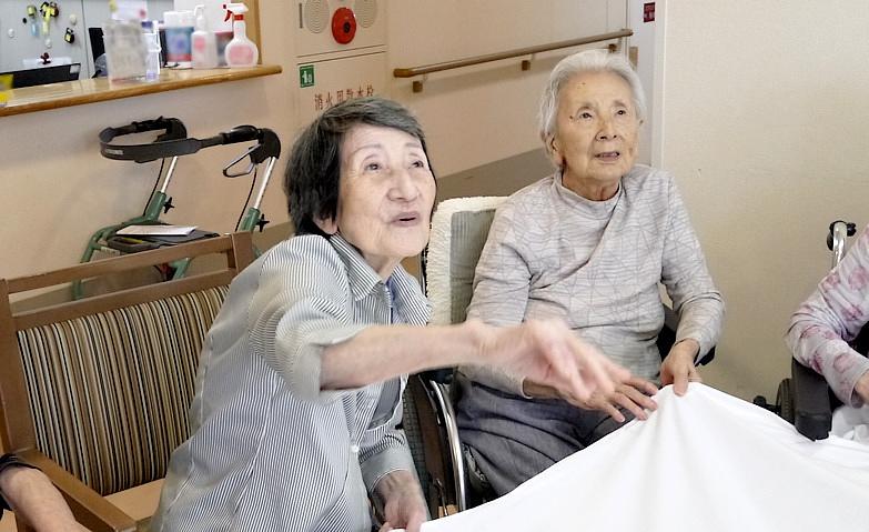 皆様で一緒に風船バレー