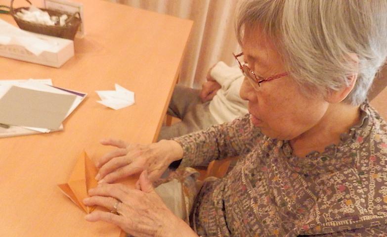 皆様で折り紙を折りましょう