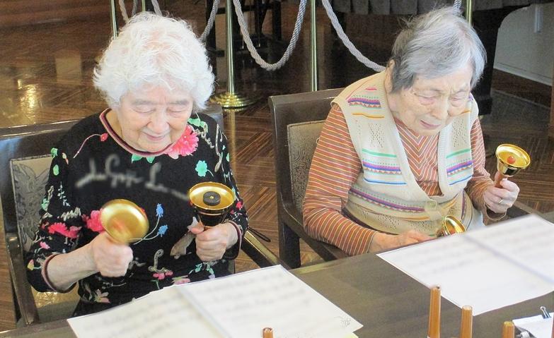 ハンドベルの音色を楽しんで